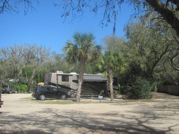 64086_10150647242337964_1866677100_n tent on campsite